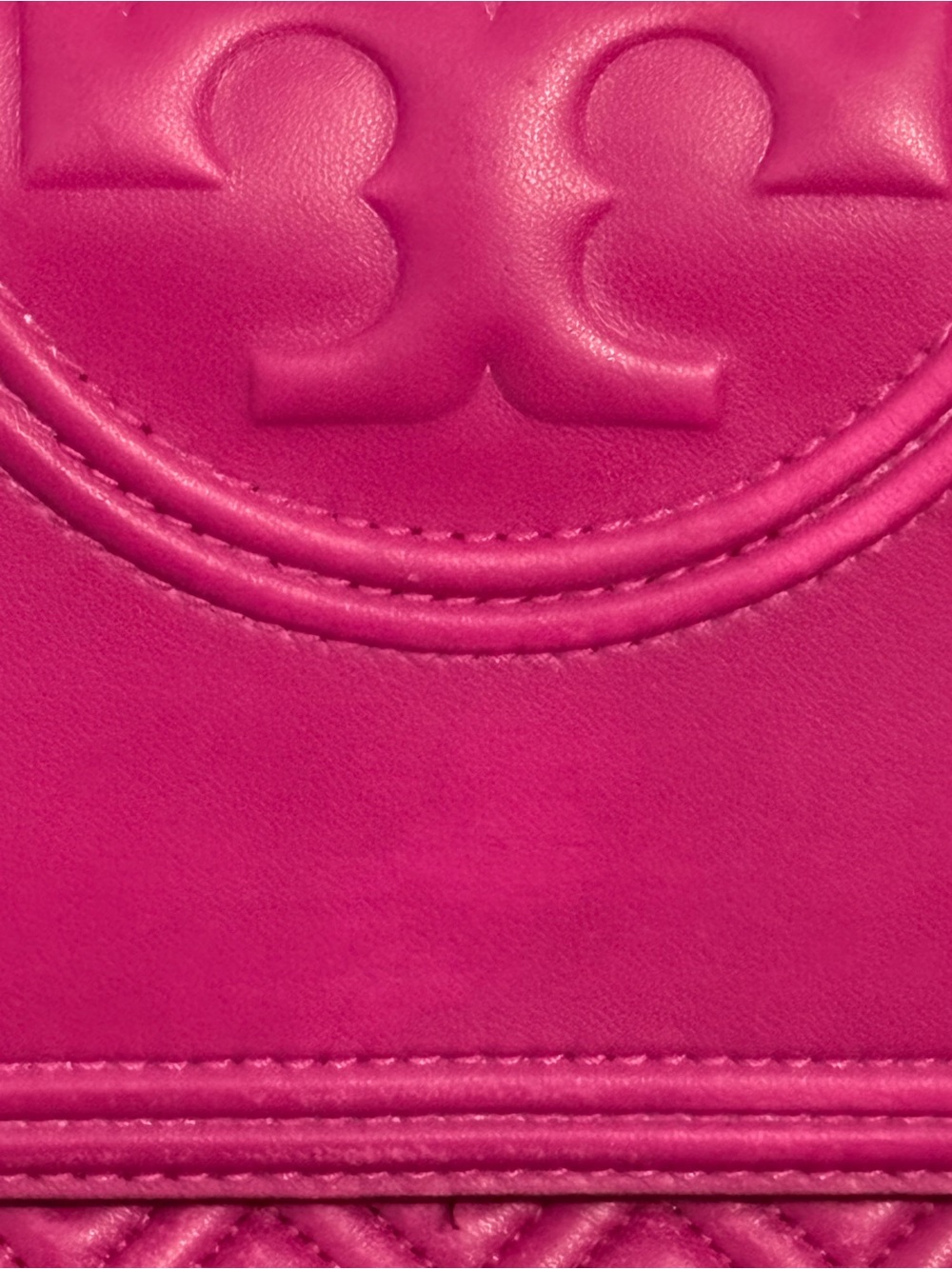 Tory Burch Small Fleming Convertible Shoulder Bag in Party Fuchsia Leather - Picture 15 of 16